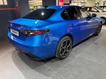 Alfa Romeo Giulia II Sedan Facelifting 2023 2.0 GME Turbo 280KM 2025 ALFA ROMEO Giulia Turbo Veloce Q4 Sedan 2.0 (280KM) 2025, zdjęcie 3
