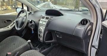 Toyota Yaris II Hatchback 5d 1.3 i VVT-i 86KM 2007 Toyota Yaris 1.3 87ps.Benzyna Klima Drugi Komplet Kol Model 2008 1.3 87KM, zdjęcie 16