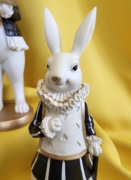 КРОЛИК ЗАЙЧИК БЕЛЫЙ С ЧЕРНЫМ, СТОЯЩИЙ 27,5 СМ