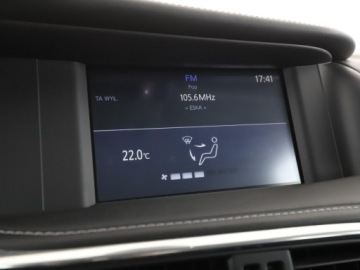 Infiniti Q30 1.5D 109KM 2017 Infiniti Q30 Bluetooth ks.serwisowa, zdjęcie 23