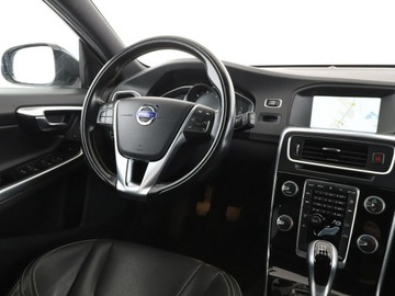 Volvo V60 I Kombi Facelifting 2.0 D2 DRIVE-E 120KM 2016 Volvo V60 2.0D Dynamic Edition Klima Nawigacja, zdjęcie 15
