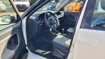 Skoda Fabia II Hatchback 1.2 i HTP 60KM 2010 Skoda Fabia II 2010r. 1.2i/60KM, zdjęcie 7