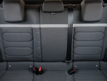 Citroen C4 III SUV 1.2 PureTech 130KM 2023 Citroen C4 1.2 PureTech, Salon Polska, Serwis ASO, zdjęcie 9