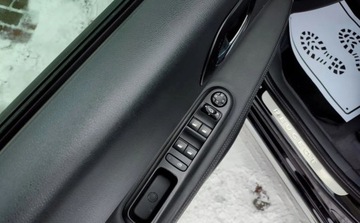 Peugeot 3008 II Crossover 1.6 THP 165KM 2016 Peugeot 3008 Filmik VIDEO Head UP Panorama Navi Kamera Cofania 1.6 165KM, zdjęcie 21