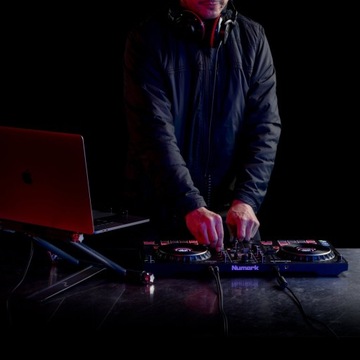 DJ-КОНТРОЛЛЕР NUMARK MIXTRACK PLATINUM FX