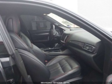 Maserati Levante 2019 Maserati Levante S Gransport, 2019r., 4x4, 3.0L 3.0 Benzyna 424KM, zdjęcie 8