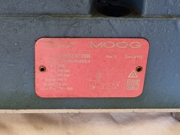 MOOG D663Z4709B + пропорциональный клапан D061-9311