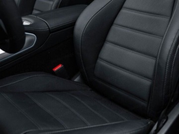 Mercedes GLE V167 SUV Facelifting 2.0 300d 269KM 2025 MERCEDES-BENZ GLE 300 d 4-Matic AMG Line 2.0 (269KM) 2025, zdjęcie 5