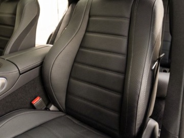 Mercedes GLE V167 SUV Facelifting 3.0 450d 367KM 2026 MERCEDES-BENZ GLE 450 d 4-Matic AMG Line 3.0 (367KM) 2026, zdjęcie 4