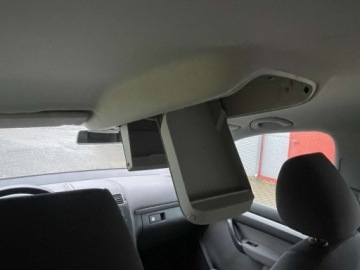 Volkswagen Touran II 1.2 105KM 2011 Volkswagen Touran 1,2 TSI 105 koni Oplacony Po obsludze serwisowej Zapr, zdjęcie 19