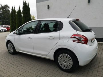 Peugeot 208 I Hatchback 5d 1.4 HDI 68KM 2013 Peugeot 208 1.4 HDI 68KM Klimatyzacja Tempomat, zdjęcie 8