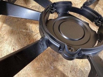 POUZDRO VENTILÁTOR CHLADIČŮ PRAVÁ PORSCHE TAYCAN PAD121205A 9J1121384