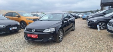 Volkswagen Jetta VI Sedan 2.0 TDI CR DPF 140KM 2013 Volkswagen Jetta automat mały przebieg, zdjęcie 2