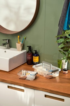 Коробка, пластиковый контейнер с крышкой, 1,15 л.