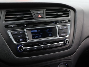 Hyundai i20 II Coupe 1.2 MPI 84KM 2016 Hyundai i20 1.2, Salon Polska, 1. Właściciel, zdjęcie 11