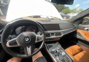 BMW X7 SUV M 4.0 M50i 530KM 2022 BMW X7 2022 BMW X7, M50I 4x4 - W POLSCE, po oplatach i akcyzie 4.4 Benzyna, zdjęcie 6
