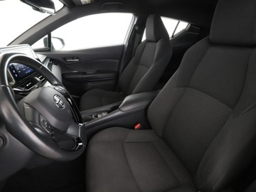 Toyota C-HR I Crossover 1.8 Hybrid 122KM 2019 Toyota C-HR navi kamera ACC klima-auto LED hak, zdjęcie 12