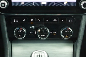 Skoda Superb III Liftback Facelifting 1.5 TSI 150KM 2019 Skoda Superb 1.5 TSI, Salon Polska, Klima, zdjęcie 9