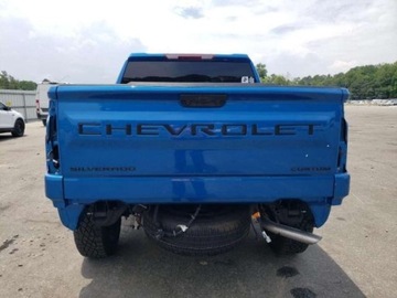 Chevrolet Silverado II 2023 Chevrolet Silverado 2023, 2.7L, 4x4, K1500 TRAIL BOSS CUSTOM, od ubezpiecz, zdjęcie 1