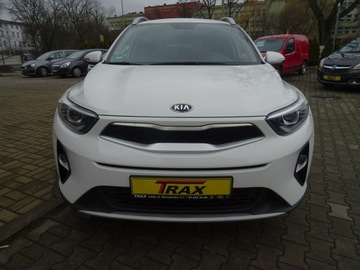 Kia Stonic Crossover 1.4 DOHC 100KM 2019 Kia Stonic bogate wyposażenie , niski przebieg, zdjęcie 4