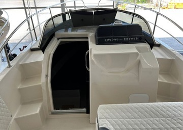 Новая лодка: Trimarchi DYLET 85 - 8,50 м/9 человек, каюта на 4 человека, отдельный туалет.