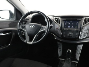 Hyundai i40 Kombi Facelifting 2.0 GDI 165KM 2015 Hyundai i40 Automat Navi Czujniki perkowania, zdjęcie 15