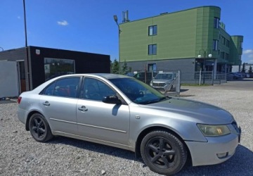 Hyundai Sonata IV Sedan 3.3 i V6 24V 233KM 2005 Hyundai Sonata Hyundai Sonata 3.3 V6 GLS Prestige 3.3 BenzynaLPG 233KM, zdjęcie 5