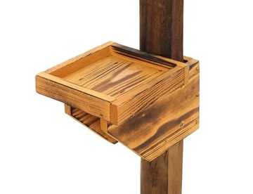 Кормушка для птиц стоячая на ножке.