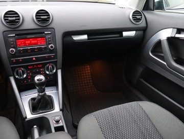 Audi A3 8P Hatchback 3d 1.4 TFSI 125KM 2009 Audi A3 1.4 TFSI, Xenon, Klima, Klimatronic, zdjęcie 7