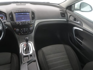 Opel Insignia I Country Tourer 2.0 CDTI Ecotec 170KM 2016 Opel Insignia 2.0 CDTI, 167 KM, Automat, Navi, zdjęcie 7