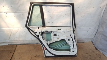 Задняя левая дверь БМВ Е39.