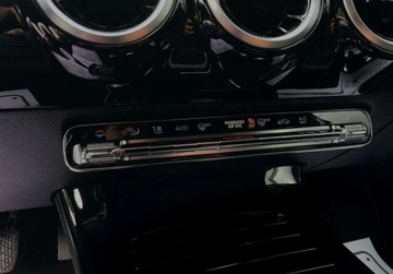 Mercedes Klasa A W177/V177 Hatchback 1.5 180d 116KM 2018 Mercedes-Benz Klasa A kamera 1.5D NAVI gwarancja LED 1.5 Diesel, zdjęcie 31