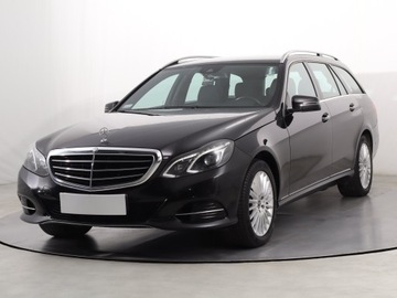 Mercedes Klasa E W212 Kombi Facelifting 200 CDI 136KM 2013 Mercedes E E 200 CDI, Automat, Navi, Klima, zdjęcie 1