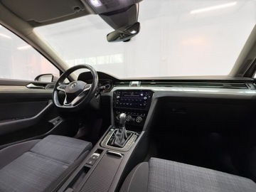 Volkswagen Passat B8 Variant 2.0 TDI BlueMotion SCR 190KM 2019 Volkswagen Passat Volkswagen Passat, zdjęcie 25