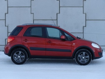 Suzuki SX4 I Hatchback Facelifting 1.6 VVT 120KM 2010 Suzuki SX4 1.6, zdjęcie 3