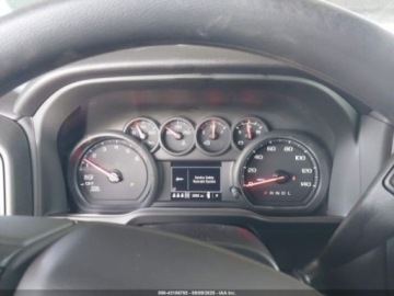 Chevrolet Silverado II 2025 Chevrolet Silverado 2025r., 4x4, 2.7L 2.7 Benzyna 310KM, zdjęcie 8