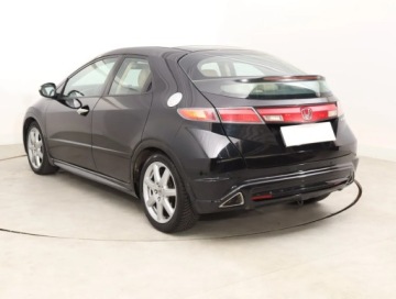 Honda Civic VIII Hatchback 3d 2.2 i-CTDi 140KM 2006 Honda Civic 2.2 i-CTDi, Klima, Klimatronic,ALU, zdjęcie 3