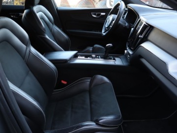 Volvo XC60 II Crossover D3 150KM 2019 Volvo XC60 D3, Salon Polska, Skóra, Klima, zdjęcie 8