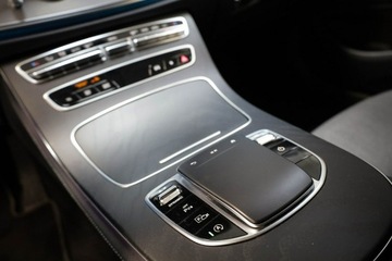 Mercedes Klasa E W213 Limuzyna Facelifting 2.0 220d 200KM 2022 Mercedes E 220 *4Matic*AMG Line*Salon, zdjęcie 20