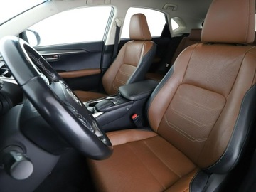 Lexus NX I SUV 300h 197KM 2015 Lexus NX HEV 4x4 skóra el. sterowane i grzane, zdjęcie 12