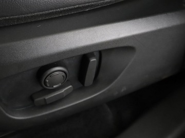 Land Rover Discovery Sport SUV 2.0 TD4 150KM 2018 Land Rover Discovery Sport 2.0Td4 SE AWD, zdjęcie 35