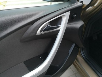 Opel Astra J Hatchback 5d Facelifting 1.6 Twinport ECOTEC 115KM 2013 Opel Astra 1,6 16v 116KM Klima LIFT Isofix Ledy, zdjęcie 10