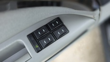 Ford Mondeo III Hatchback 2.0 16V 145KM 2004 Ford Mondeo Ghia duza navi Climatronic Automat 70, zdjęcie 15