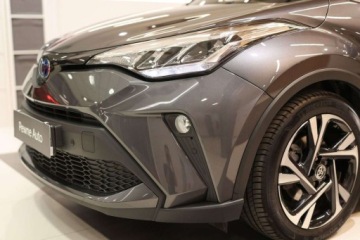 Toyota C-HR I Crossover Facelifting 1.8 Hybrid 122KM 2023 Toyota C-HR 1.8 Hybrid Style 1.8 Hybryda 122KM, zdjęcie 28