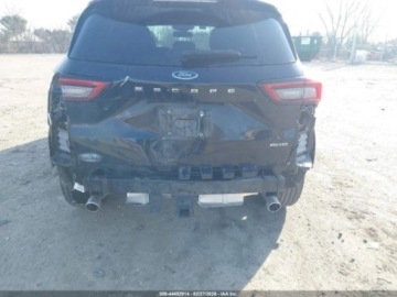 Ford Kuga III 2024 Ford Kuga 2024 r., 2,0L ST-LINE ELITE 2.0 Benzyna 250KM, zdjęcie 9