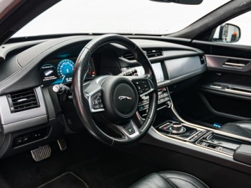 Jaguar XF II Sedan 2.0 i4D 240KM 2019 JAGUAR XF 2.0 AWD R-Sport aut Sedan 241KM 2019, zdjęcie 11