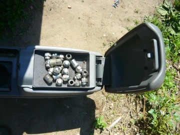 LOKETNÍ OPĚRKA MAZDA 6 2,0 2004'