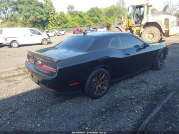 Dodge Challenger III 2016 Dodge Challenger 2016 6.2l 6.2 Benzyna 707KM, zdjęcie 6