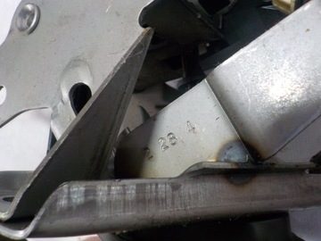 VOLVO V40 2012R 1.6D ПЕДАЛЬ СЦЕПЛЕНИЯ 31381271