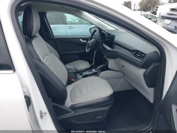 Ford Escape III 2023 Ford Escape 2023 FORD ESCAPE PHEV 2.5 Hybryda 163KM, zdjęcie 13